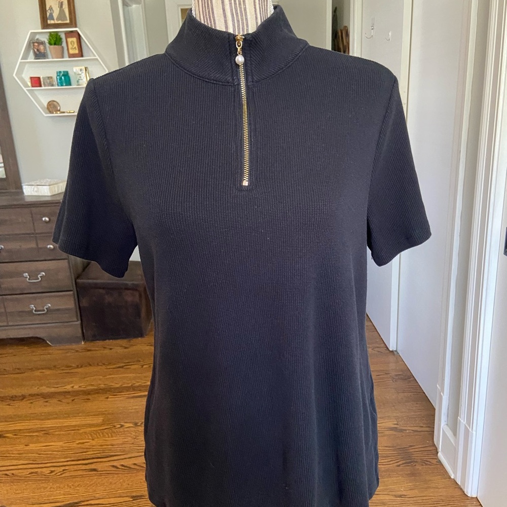 Isaac Mizrahi Black Short-Sleeve Ribbed Knit Mock Neck Top with Gold Zipper